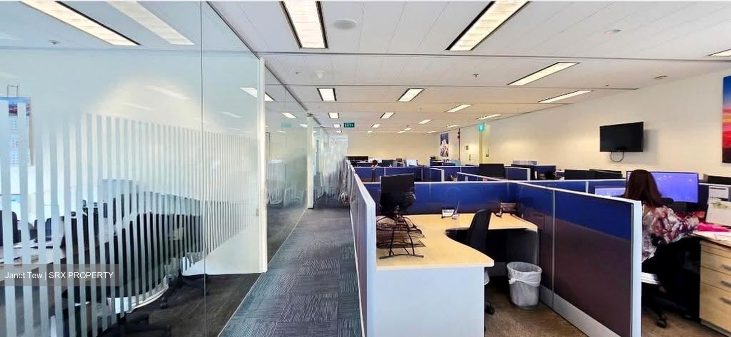 Gateway East (D7), Office #618725021